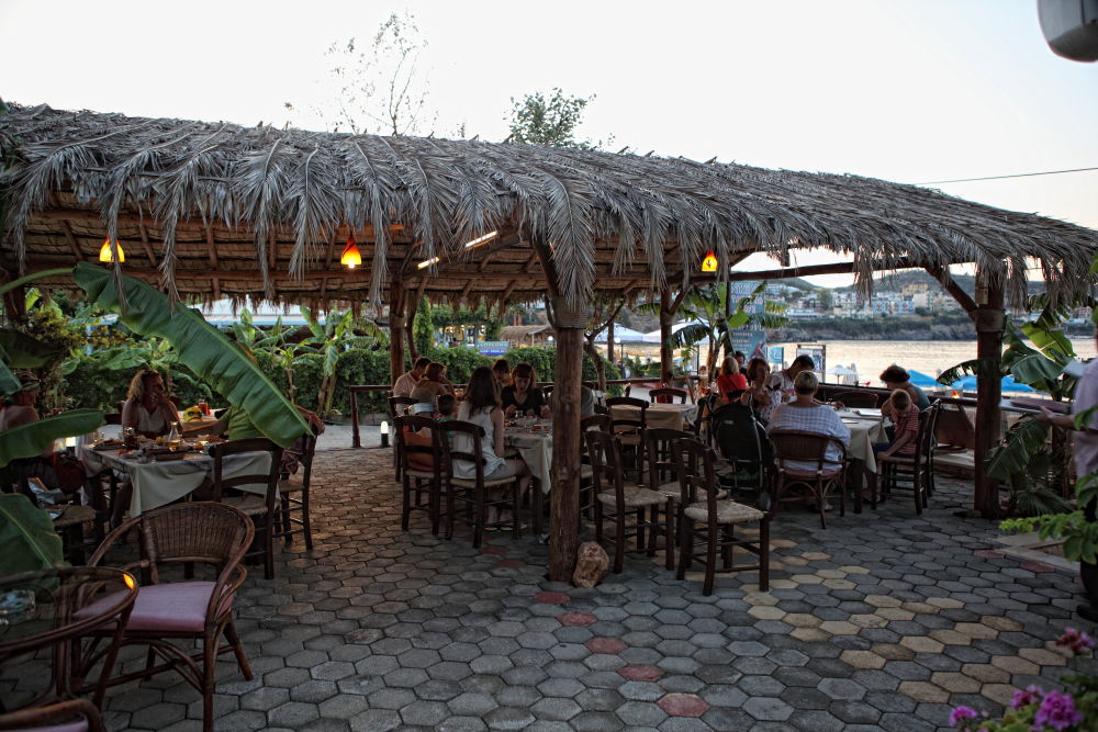 Niriides Beach Hotel Rethymno Restaurante foto