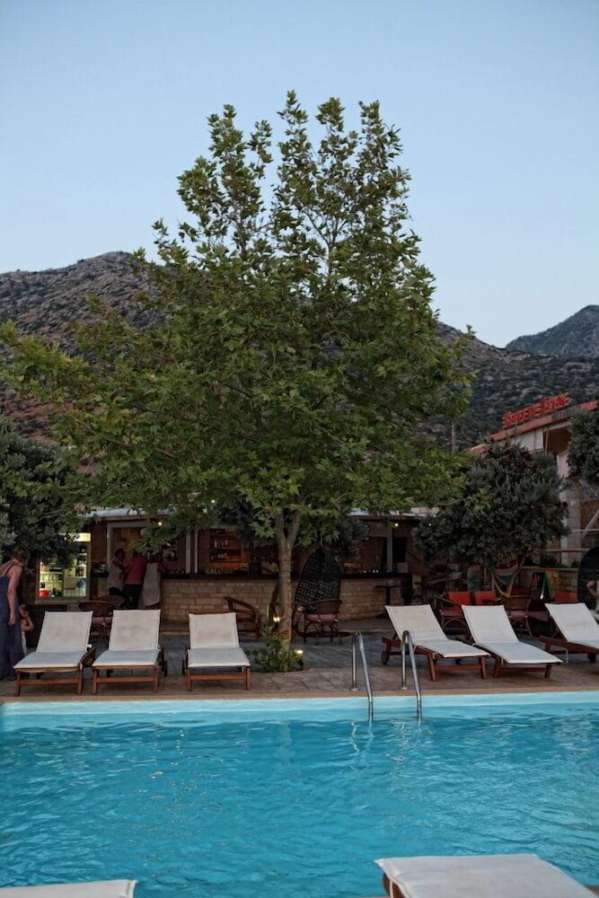 Niriides Beach Hotel Rethymno Instalações foto