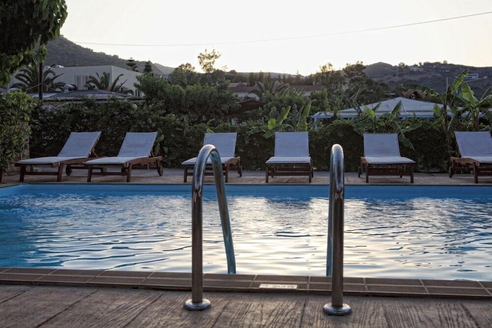 Niriides Beach Hotel Rethymno Instalações foto
