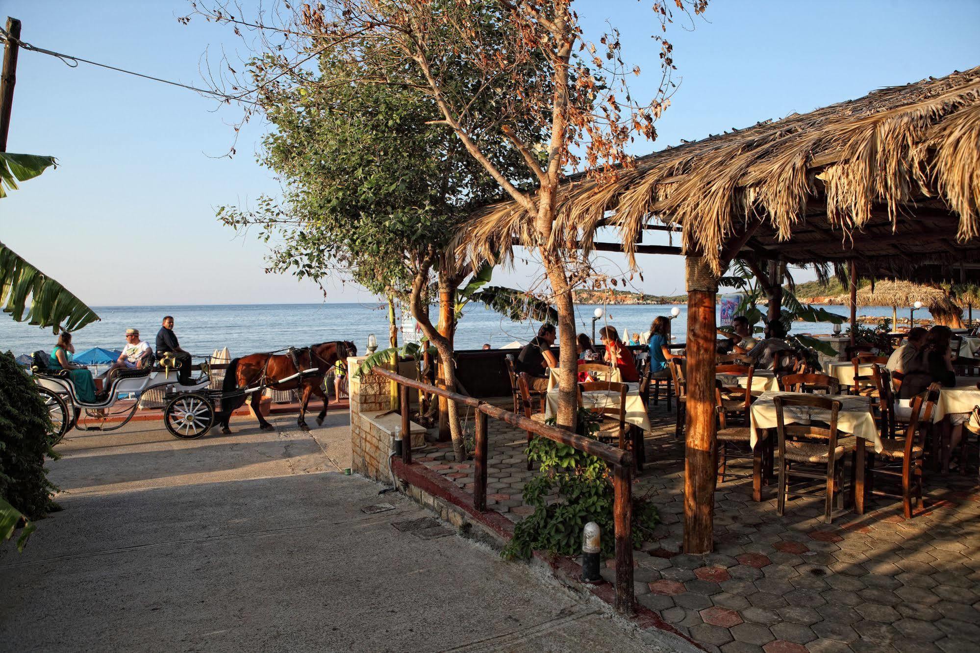 Niriides Beach Hotel Rethymno Restaurante foto